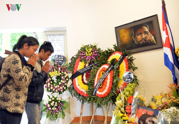 Leader Fidel Castro in Vietnamese people’s hearts - ảnh 3